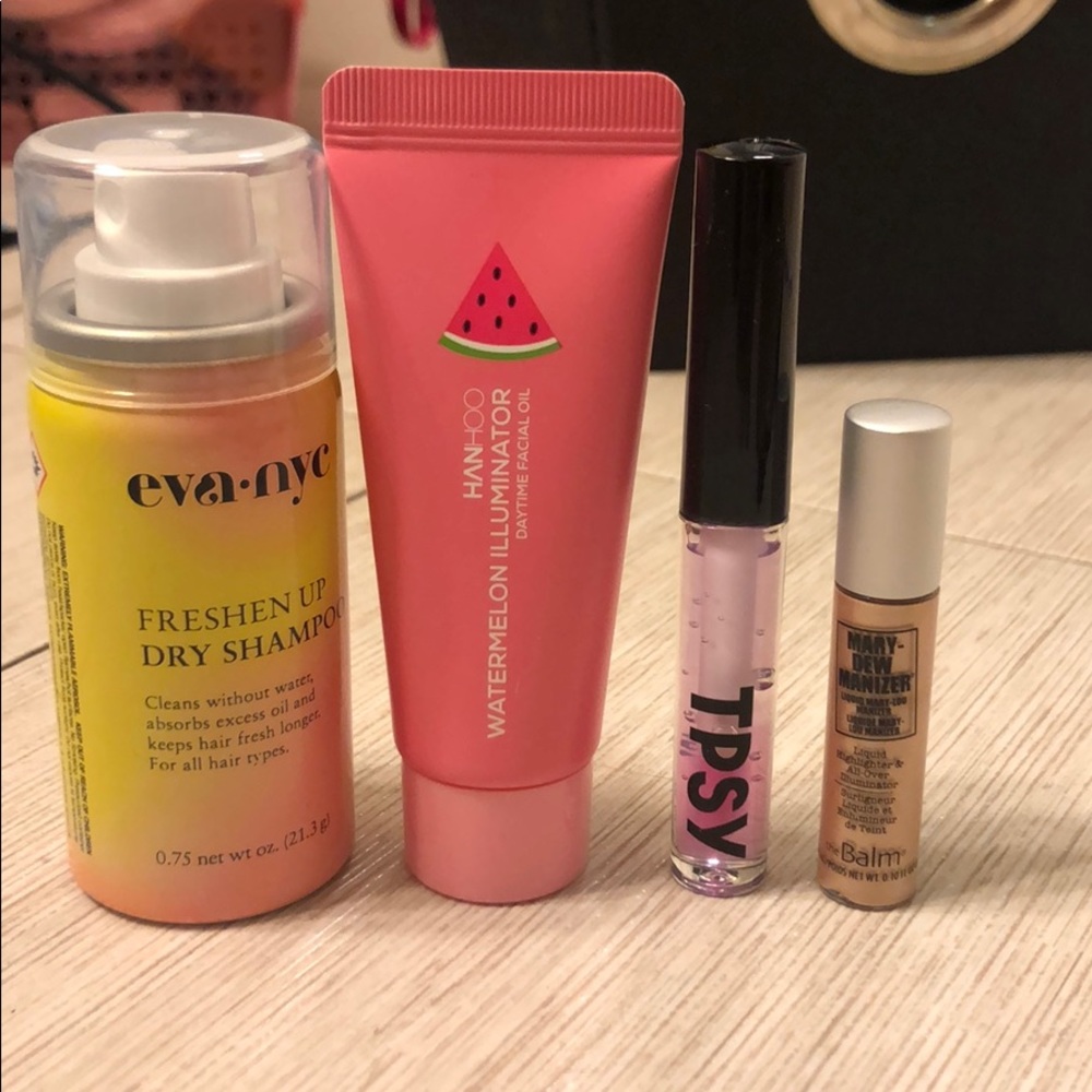 🌟💋MAKEUP BUNDLE💋🌟 - Picture 7 of 8